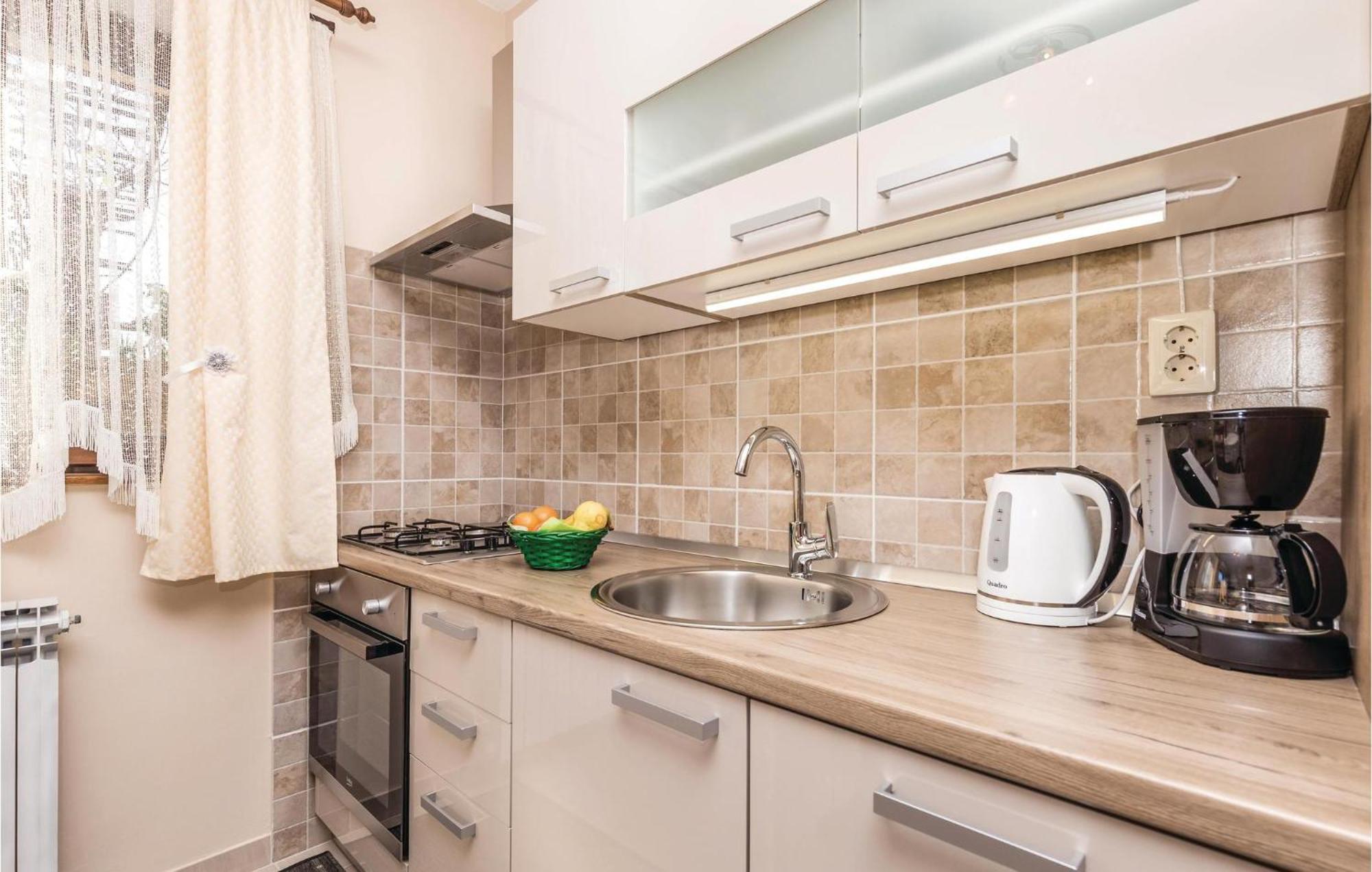 Cozy Apartment In Lovran With Kitchen מראה חיצוני תמונה